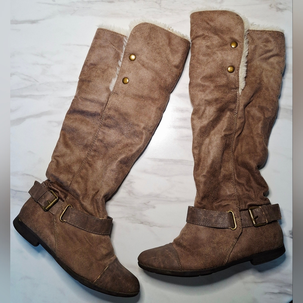 Warm and Cozy Knee-High Boots (7)